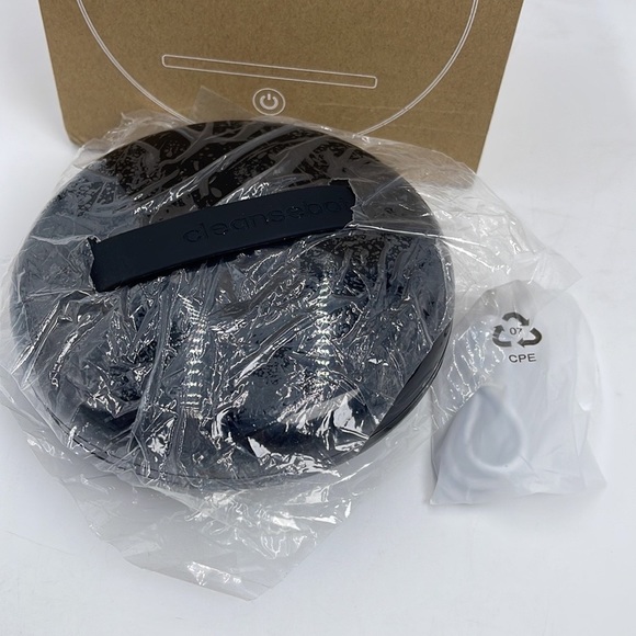 CleanseBot World’s First Bacteria Killing Robot Kickstarter Black Edition - Picture 6 of 6